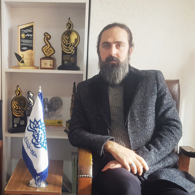 دانش درونی و نگاه زیبایی‌شناسانه به دوربینِ عکاس روح می‌دهد