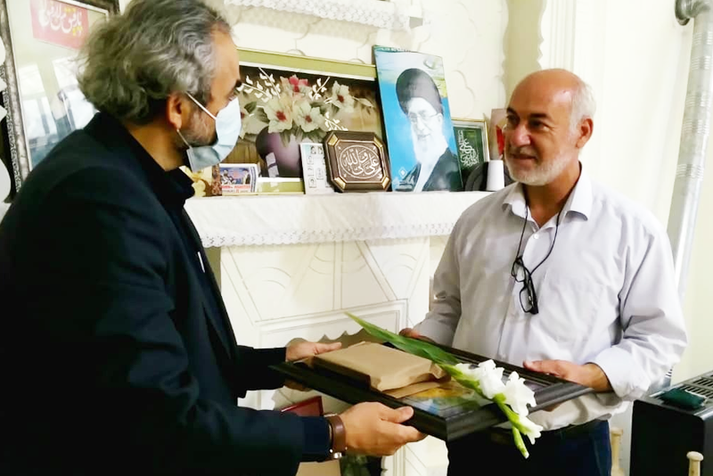 نشر خاطرات رزمندگان، چراغ راه آینده گان است